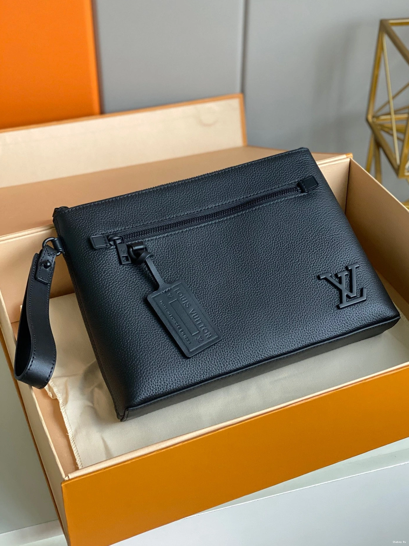 VUITTON LOUIS IPAD POUCH 0823